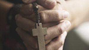 Rosary image featured on ERLC article